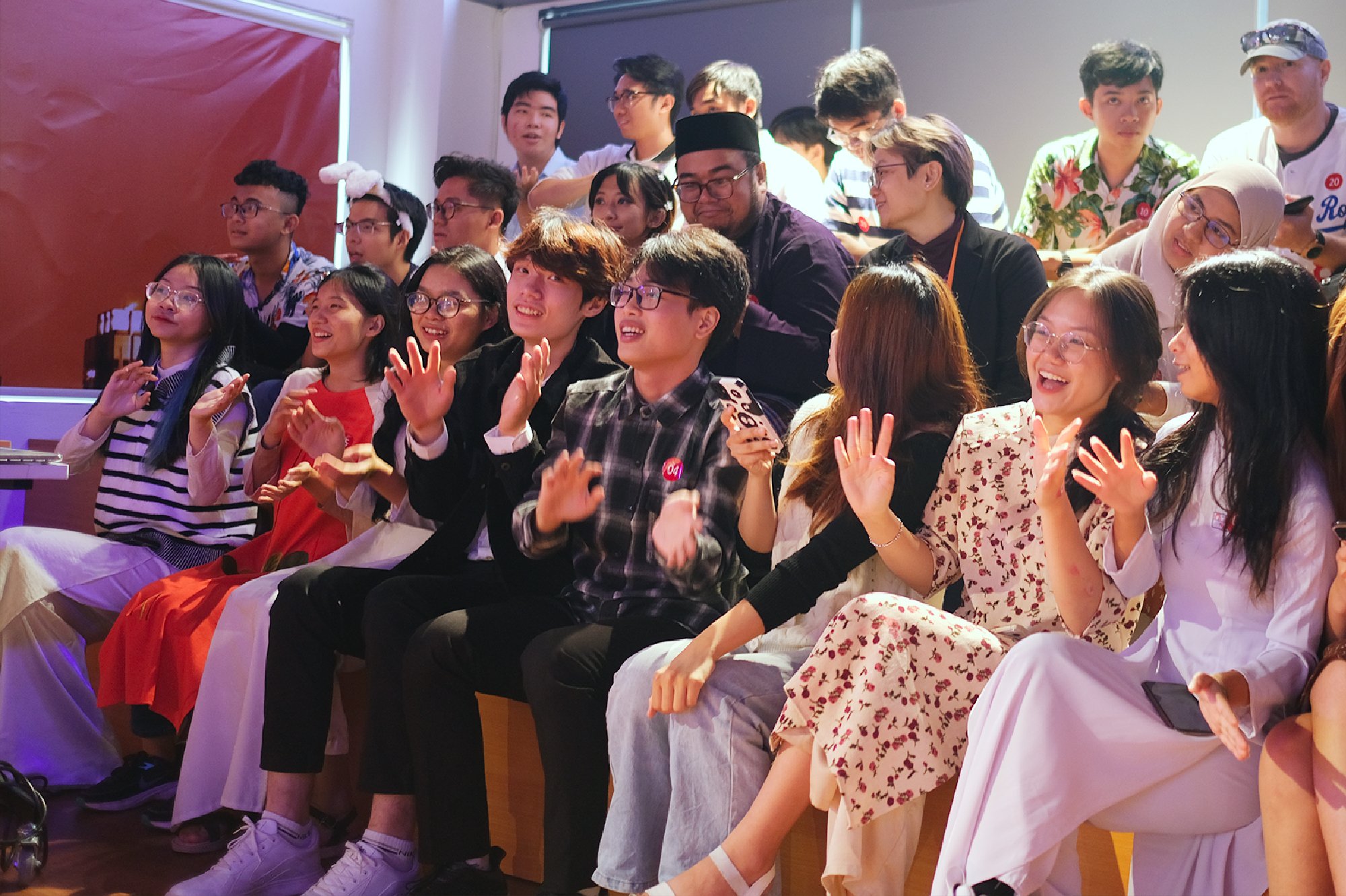 gần 100 sinh viên đến từ các quốc gia trong khu vực Đông Nam Á đã có mặt tại Đà Nẵng để tham dự tuần lễ “Intercultural Week” của Swinburne Vietnam Alliance Program. 