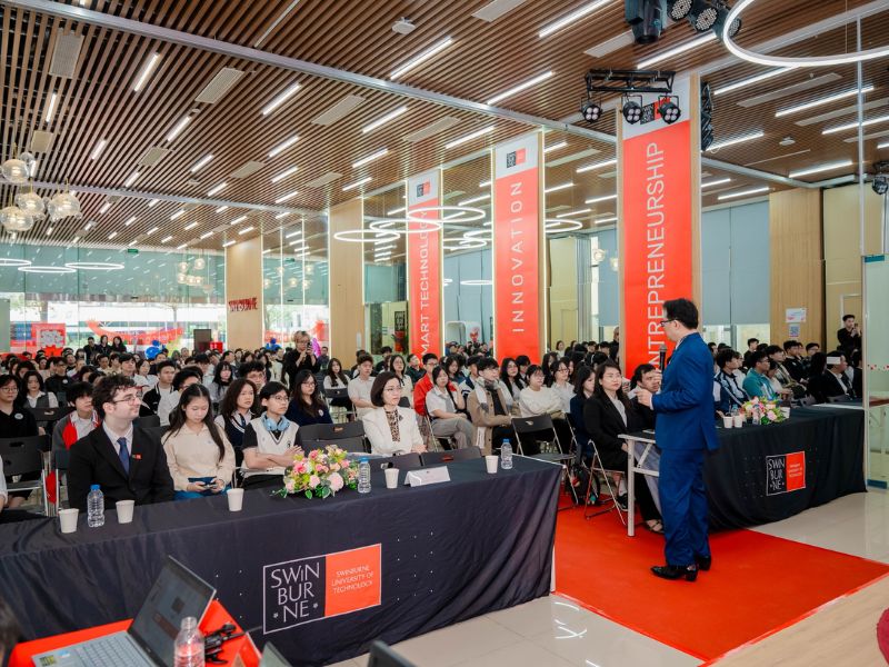 Lễ vinh danh học bổng Swinburne Scholarship Award Ceremony