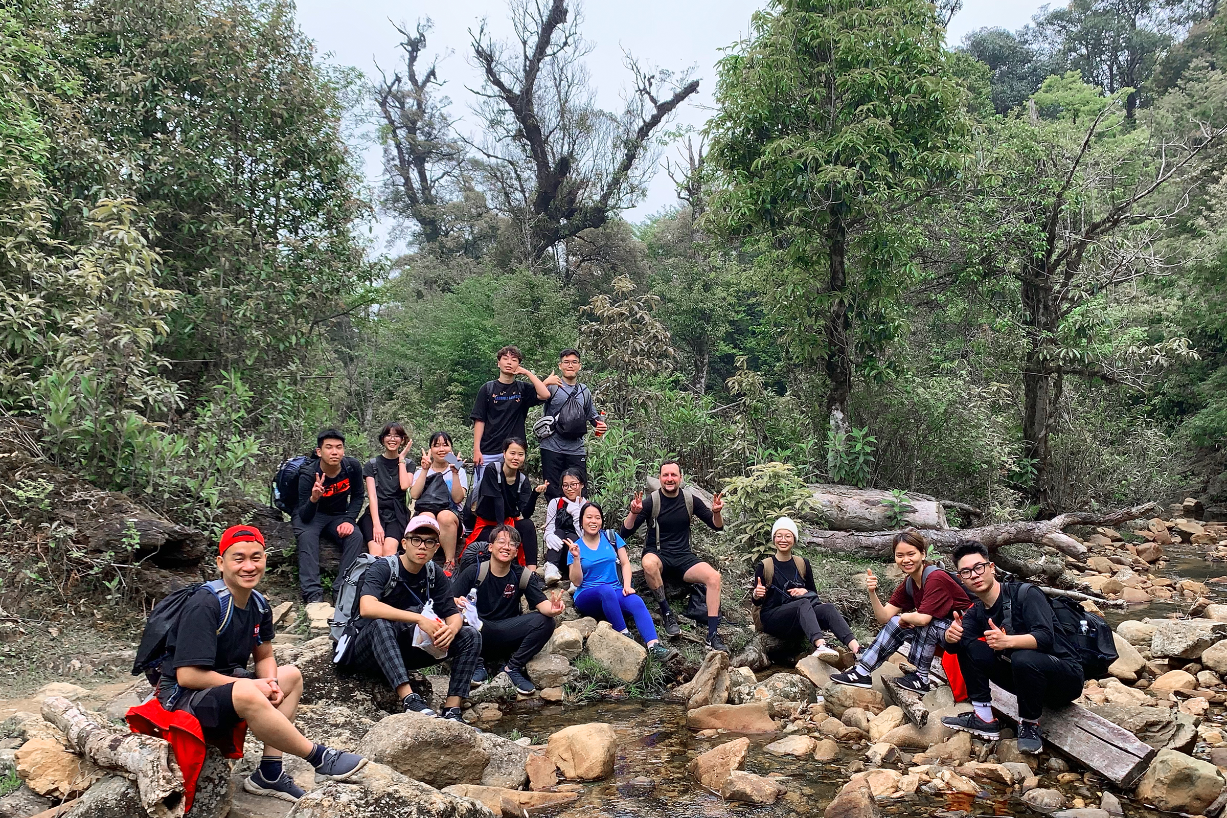 Các sinh viên Swinburne Việt Nam đã có những khoảnh khắc đáng nhớ trên hành trình chinh phục đỉnh Fansipan