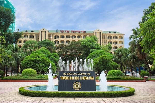 Điểm chuẩn ngành Logistics Đại học Thương Mại Hà Nội