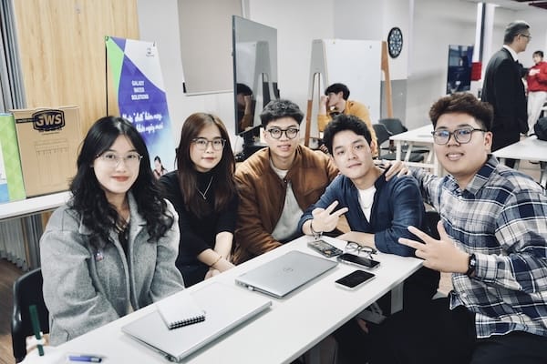 xu hướng Logistics công nghệ Logistics sinh viên Swinburne Việt Nam