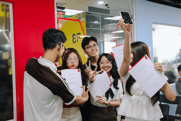 Chọn đúng chương trình đào tạo tài chính phù hợp là bước khởi đầu vững chắc cho lộ trình nghề nghiệp tương lai