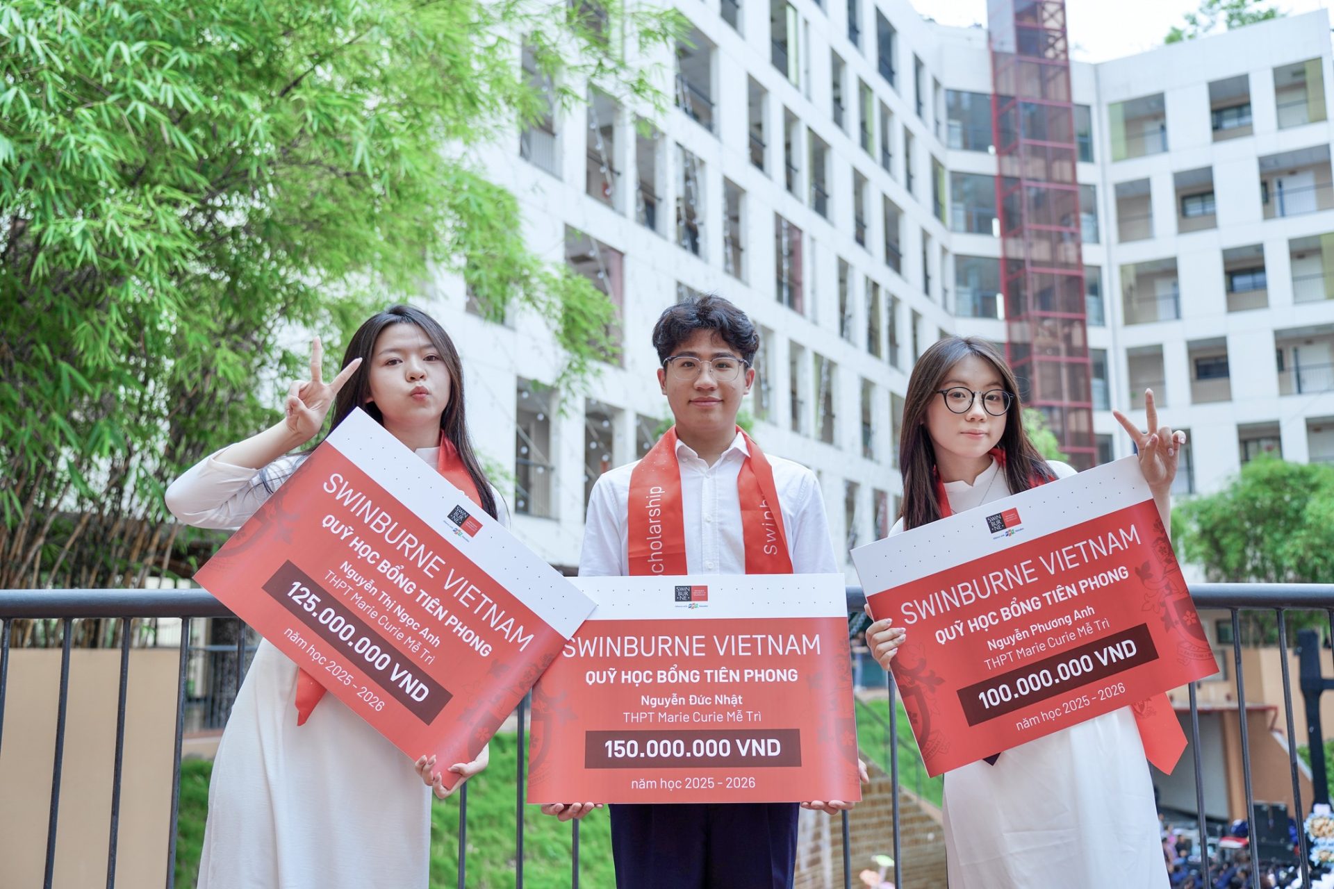 Swinburne Vietnam trao 100 suất học bổng tiên phong cho học sinh THPT tại TP.HCM mới