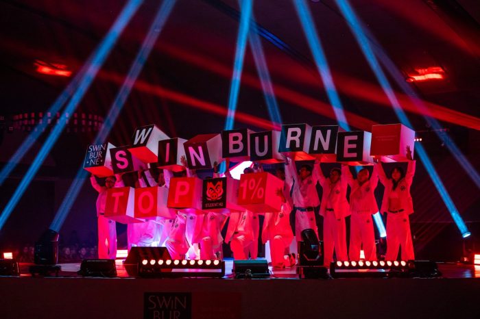 Sân khấu bùng nổ năng lượng với những tiết mục đặc sắc từ các CLB sinh viên Swinburne Vietnam