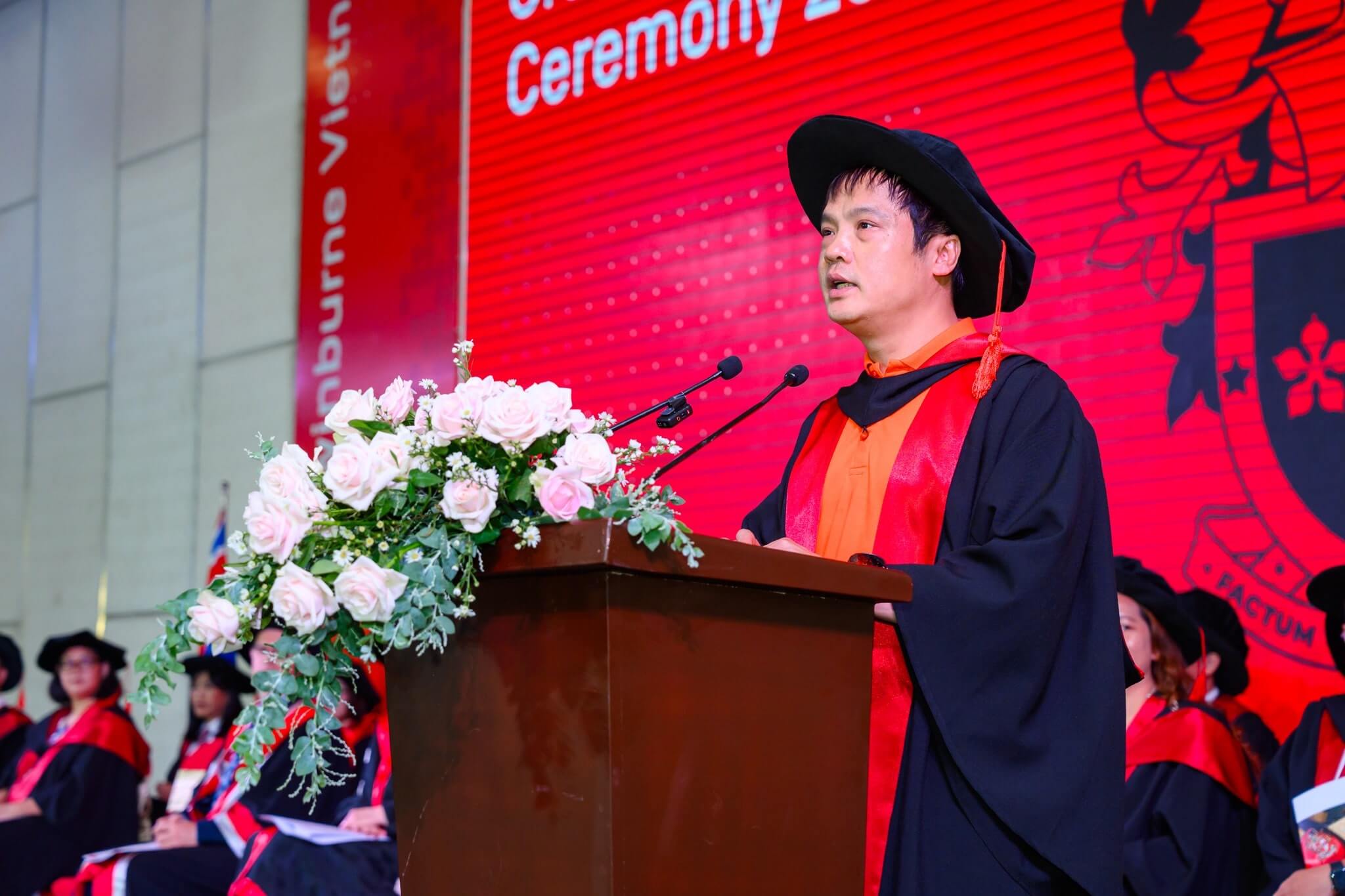 Ông Nguyễn Văn Khoa - Tổng giám đốc Tập đoàn FPT đã có phần chia sẻ đầy cảm hứng gửi tới các Tân khoa của Swinburne Vietnam
