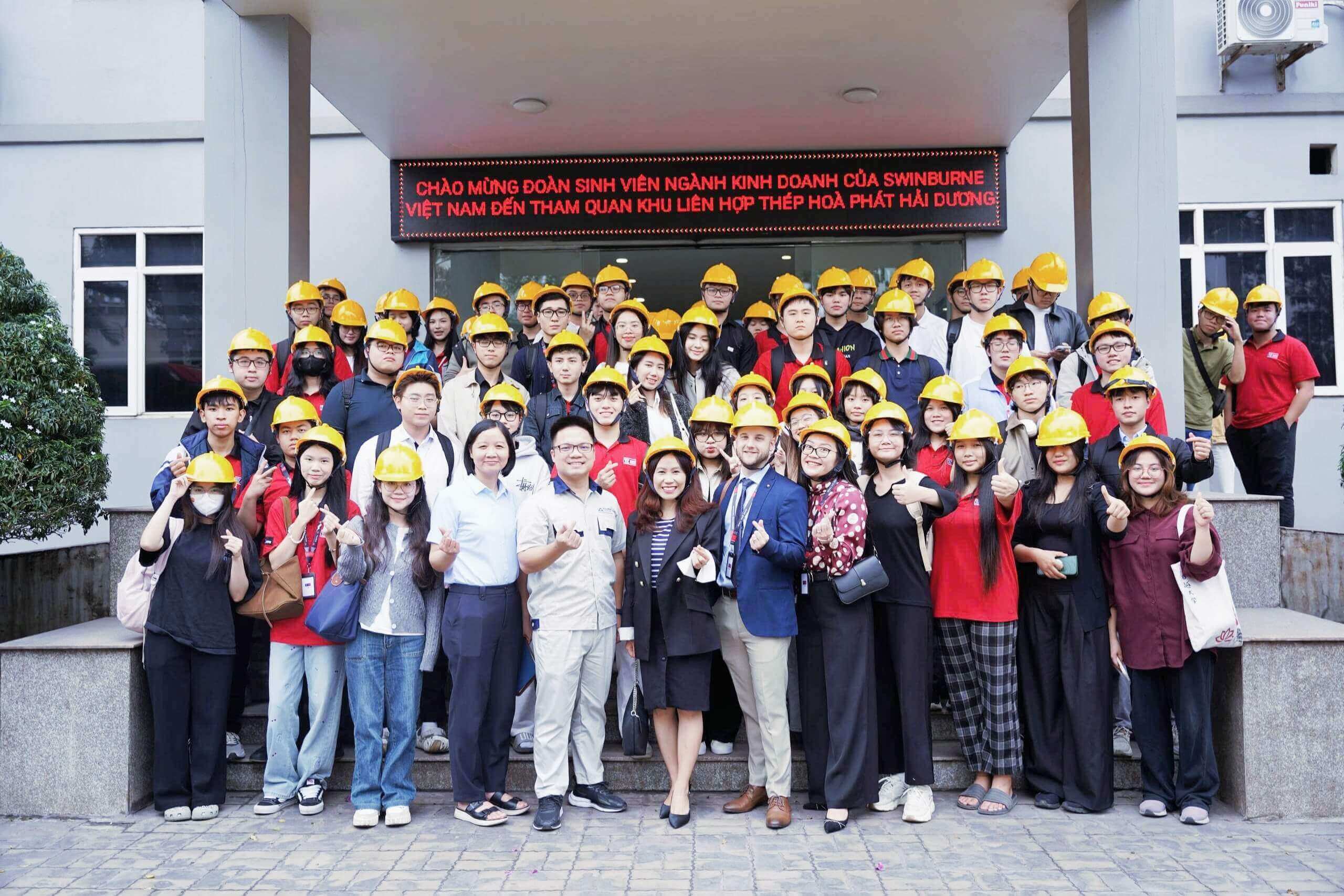 Sinh viên Swinburne Vietnam tham quan Khu liên hợp gang thép Hòa Phát Hải Dương