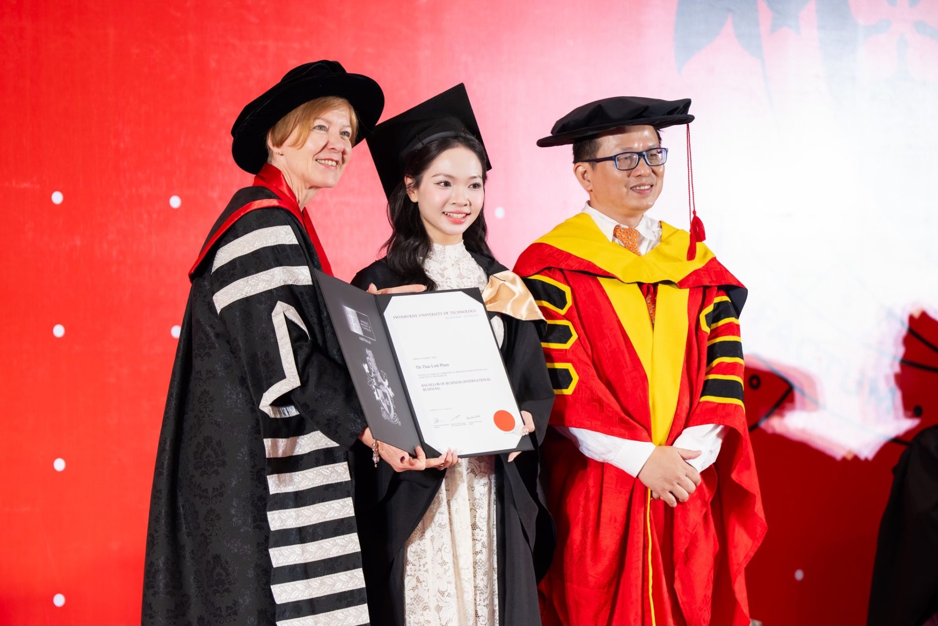 swinburne vietnam mba bang quoc te