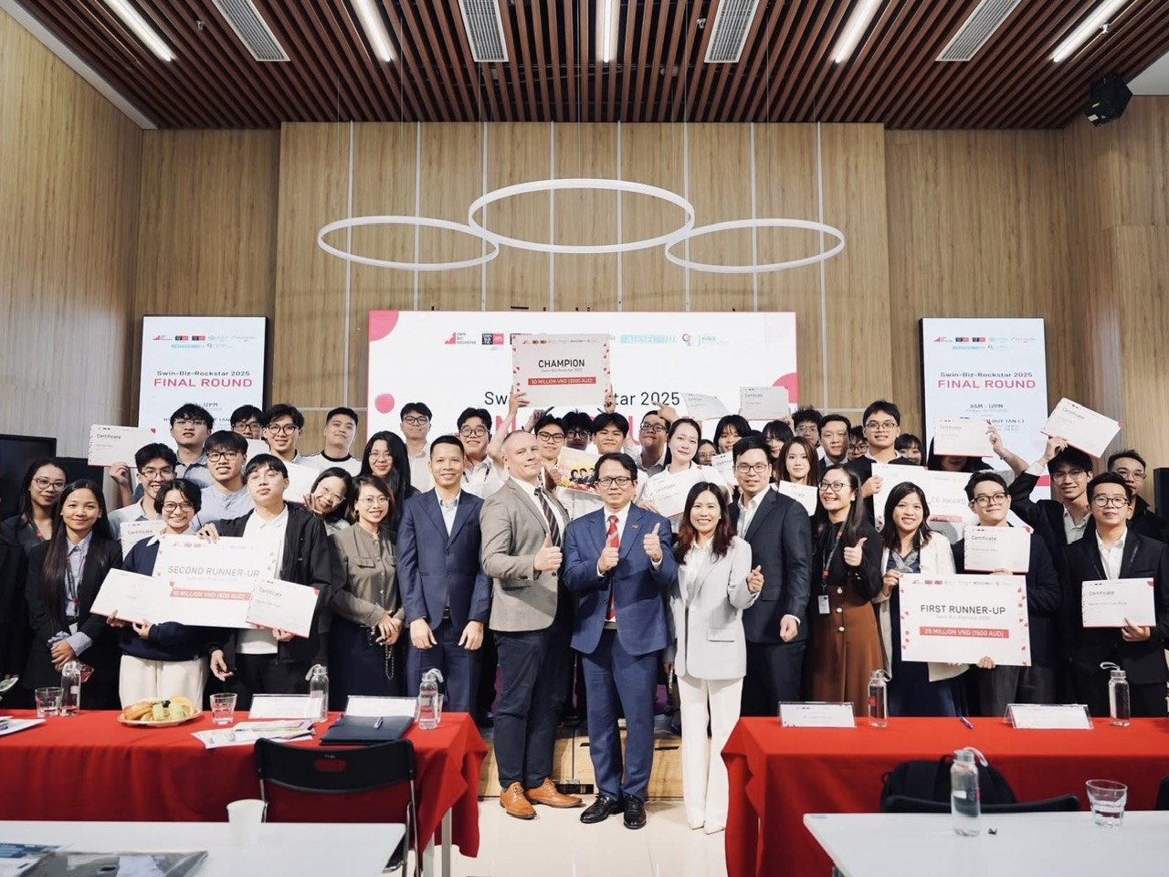 Chung kết Swin-Biz-Rockstar 2025 diễn ra tại Hà Nội với top 7 đội thi xuất sắc nhất