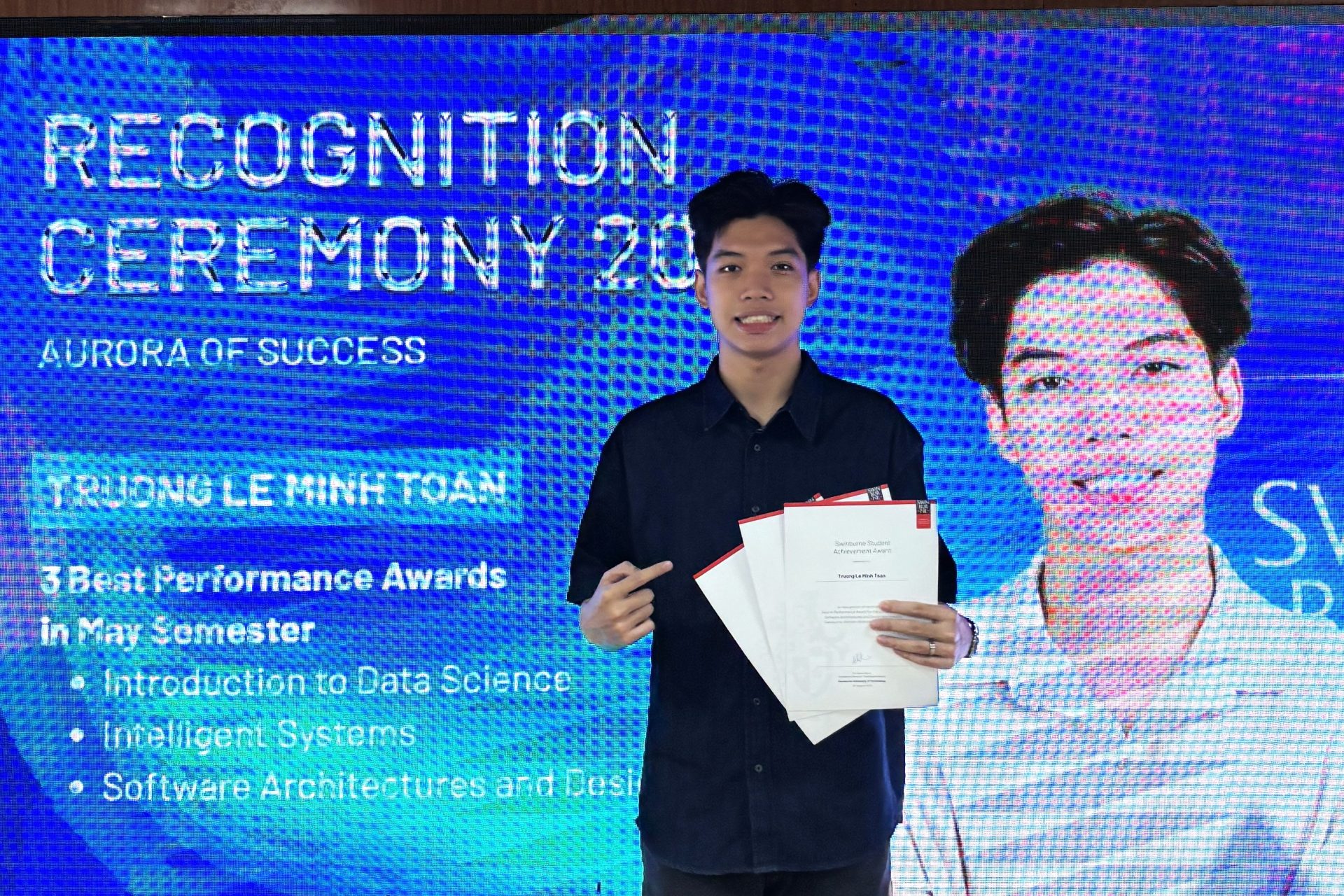 Minh Toàn tự hào nhận 3 giải thưởng Best Performance trong kỳ học Summer 2025