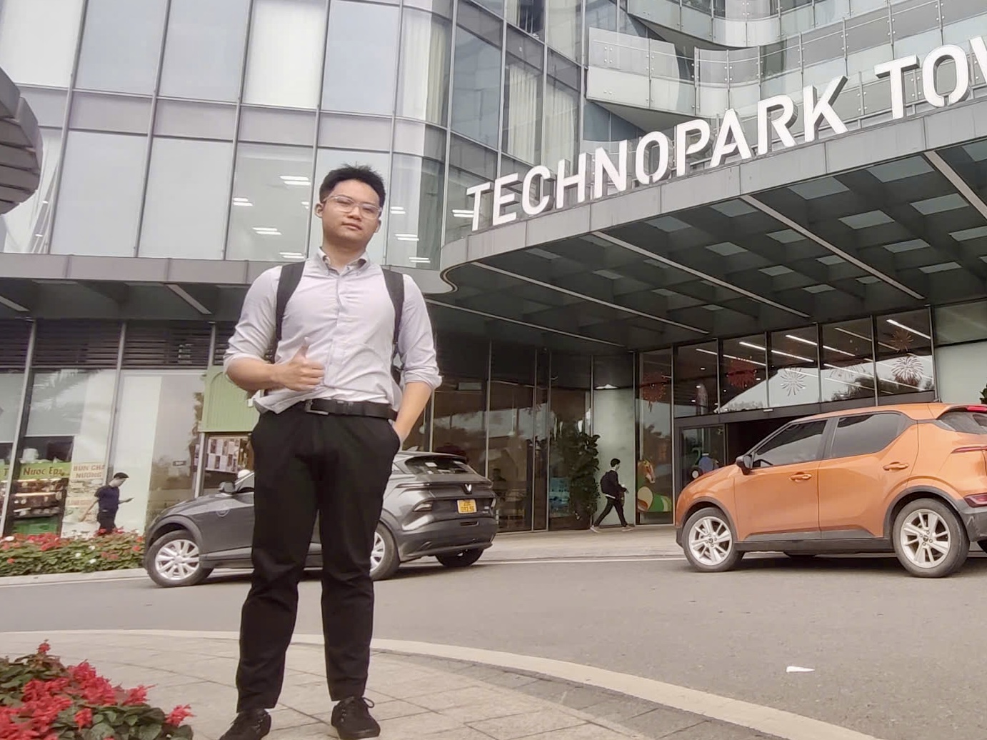 Chia sẻ về bí quyết chinh phục vị trí thực tập mơ ước, Tuấn Đạt cho biết đó là một portfolio đủ mạnh và tinh thần quyết tâm