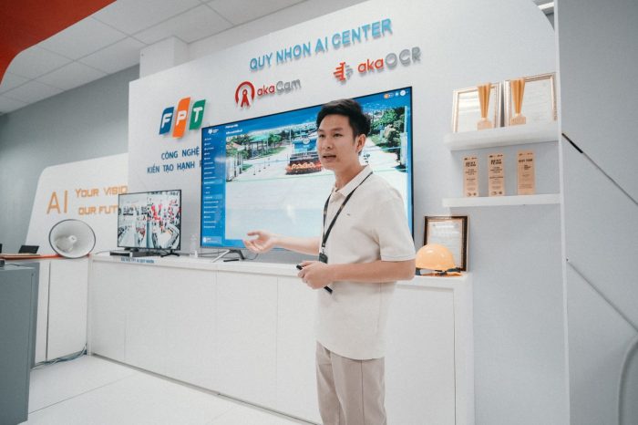 Ông Nguyễn Minh Đức giới thiệu chi tiết về nền tảng phân tích video thông minh bằng AI – một minh chứng sống động cho việc dùng công nghệ để giải quyết các bài toán xã hội.