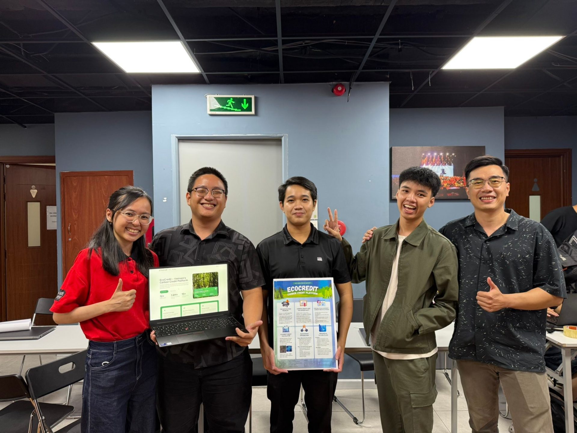 Sinh viên Swinburne Vietnam tham gia trình bày nghiên cứu tại Hội nghị quốc tế ICASIS 2026 Hong Kong