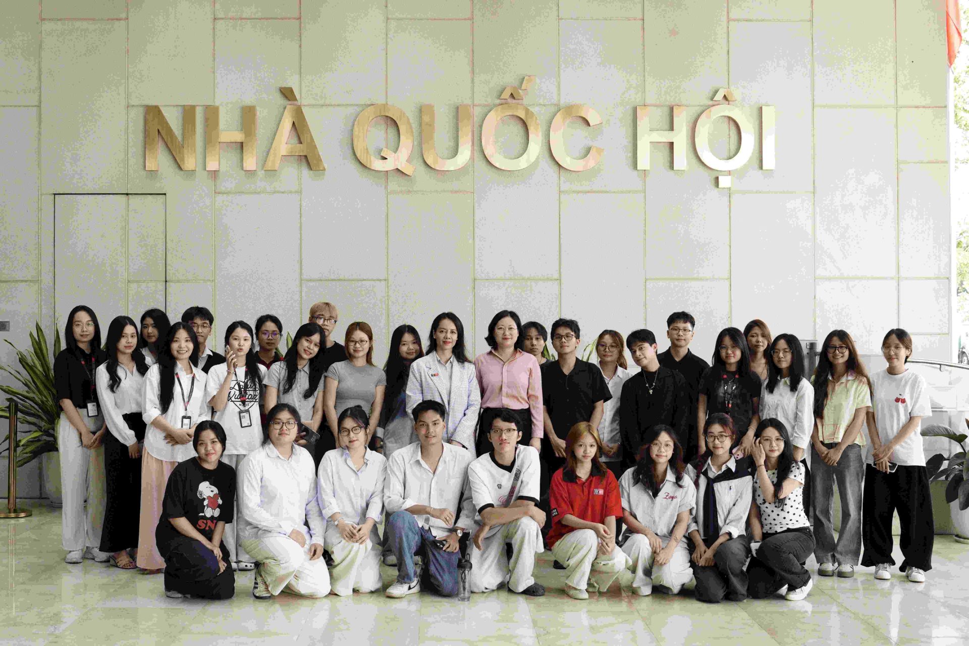Sinh viên Truyền thông đa phương tiện Swinburne Vietnam tham quan và tìm hiểu tại Tòa nhà Quốc hội