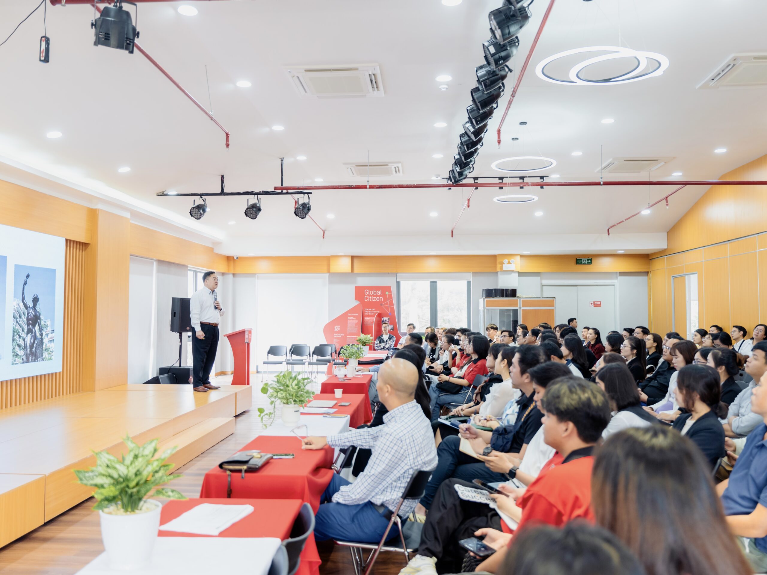 Hội thảo diễn ra tại Swinburne Việt Nam - cơ sở Đà Nẵng với sự tham gia của các chuyên gia hàng đầu trong Quản trị trải nghiệm khách hàng