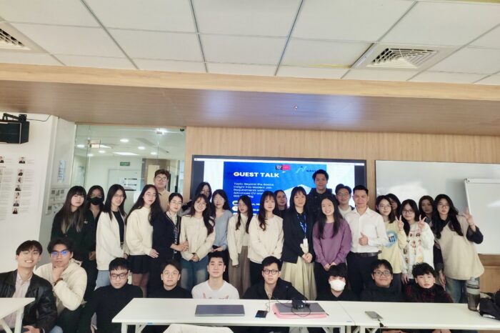 Chuyên gia từ Navigos Group tham gia chia sẻ cùng sinh viên Swinburne Việt Nam