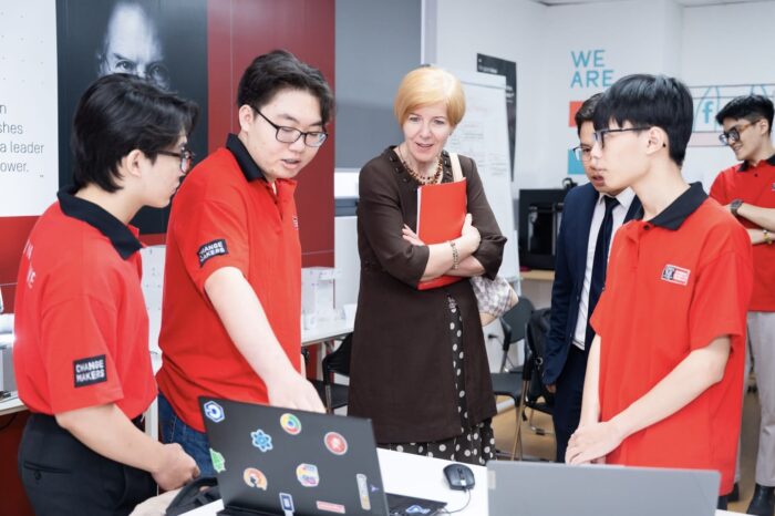 100% các môn học chuyên ngành Phát triển phần mềm tại Swinburne Việt Nam đều tích họp các dự án thực tế từ doanh nghiệp