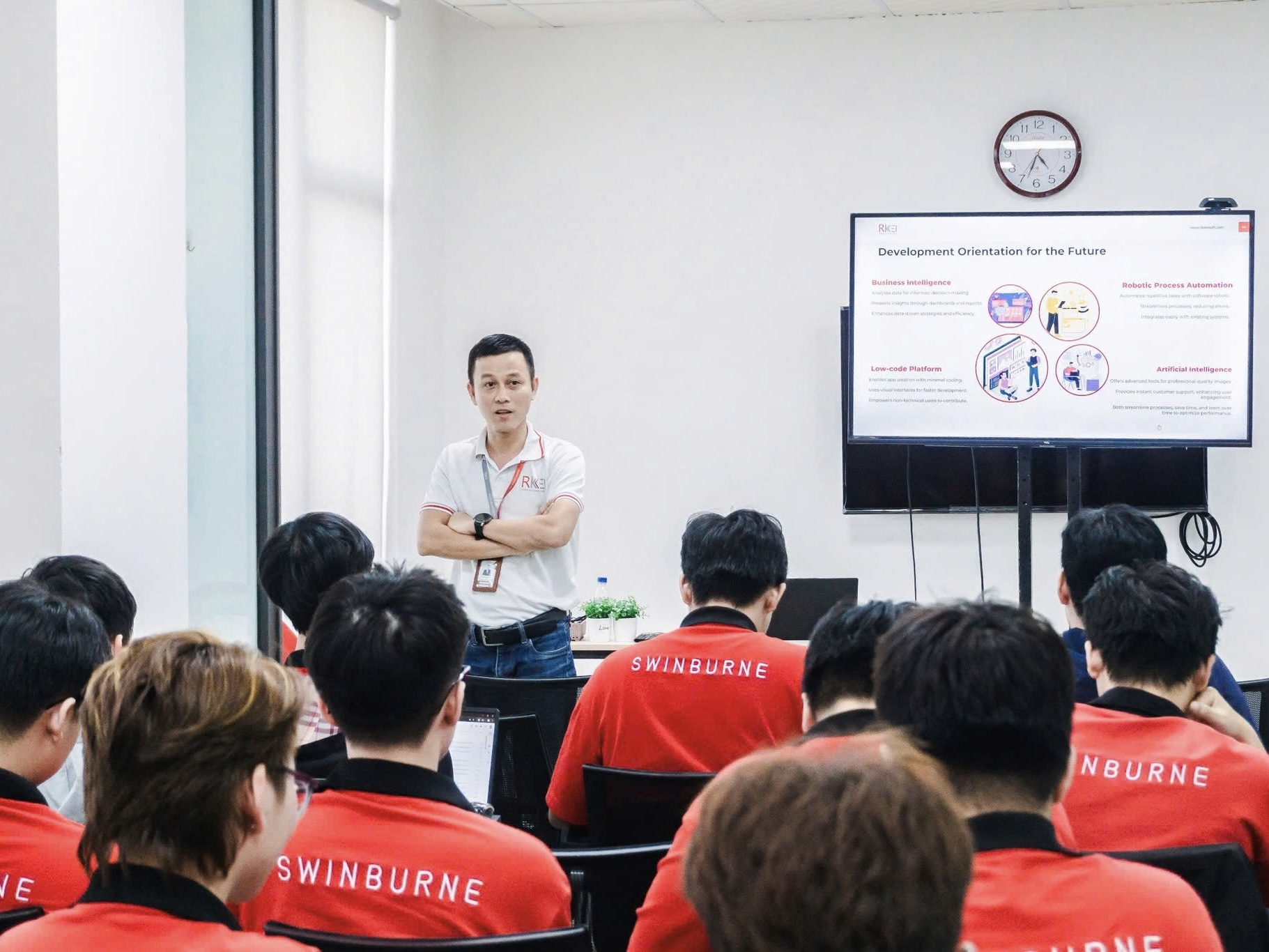 Sinh viên Swinburne Việt Nam được học theo chương trình đào tạo gắn kết với thực tiễn