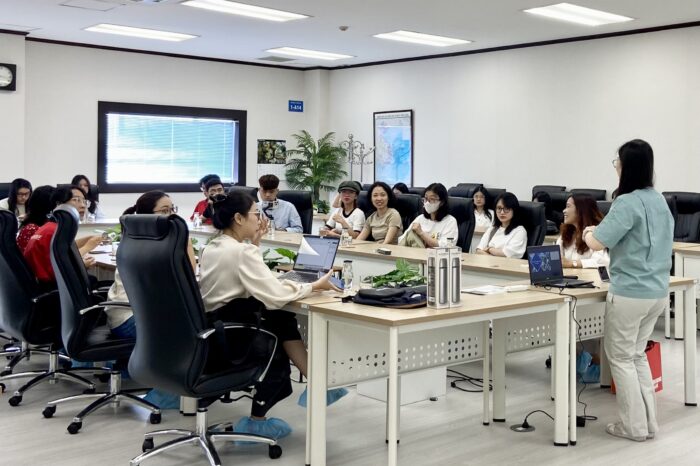 Sinh viên Swinburne Việt Nam gặp gỡ và giao lưu cùng các anh chị đại diện phía Panasonic