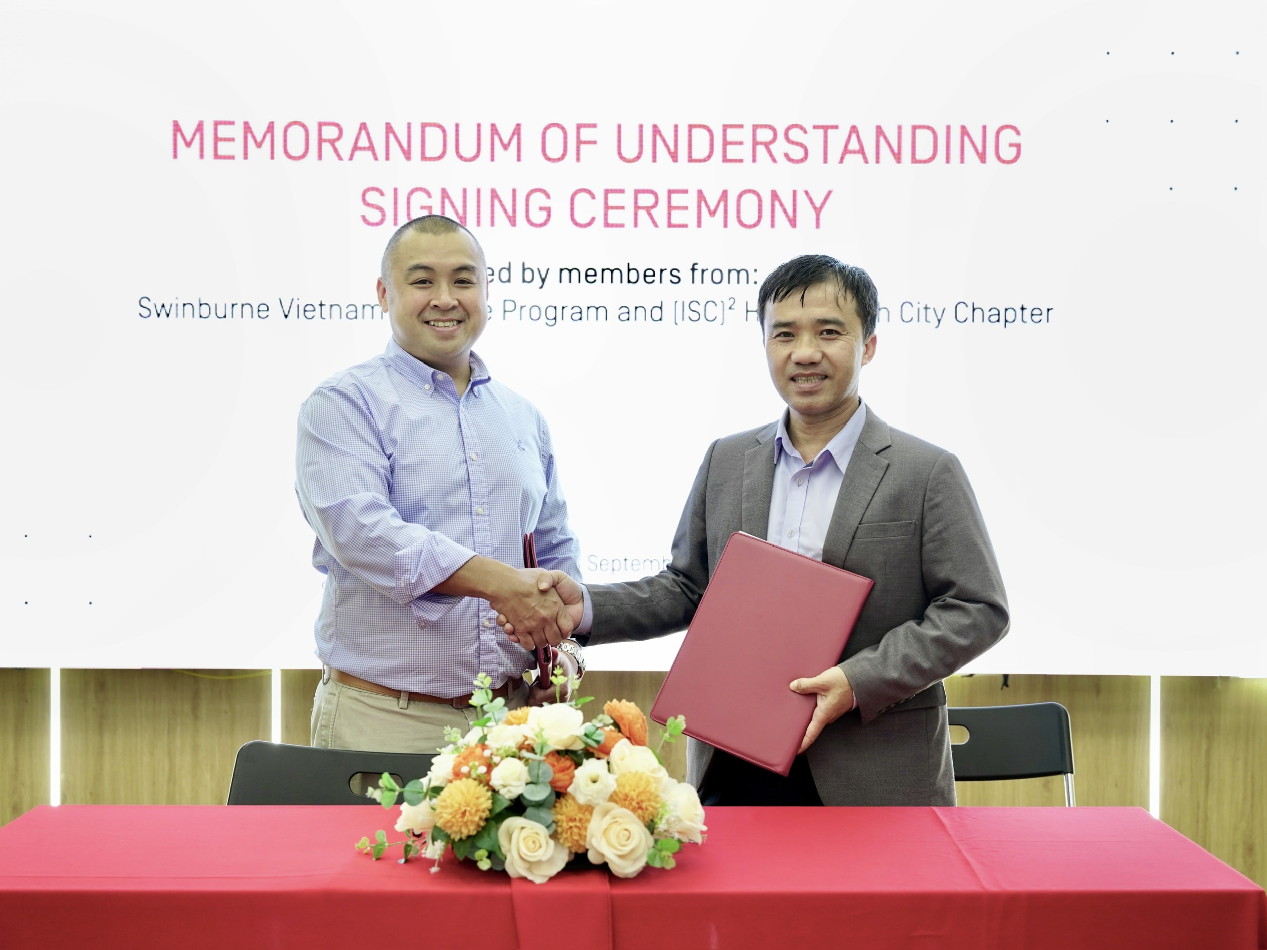 Swinburne Việt Nam chính thức hợp tác cùng (ISC)² Ho Chi Minh City Chapter