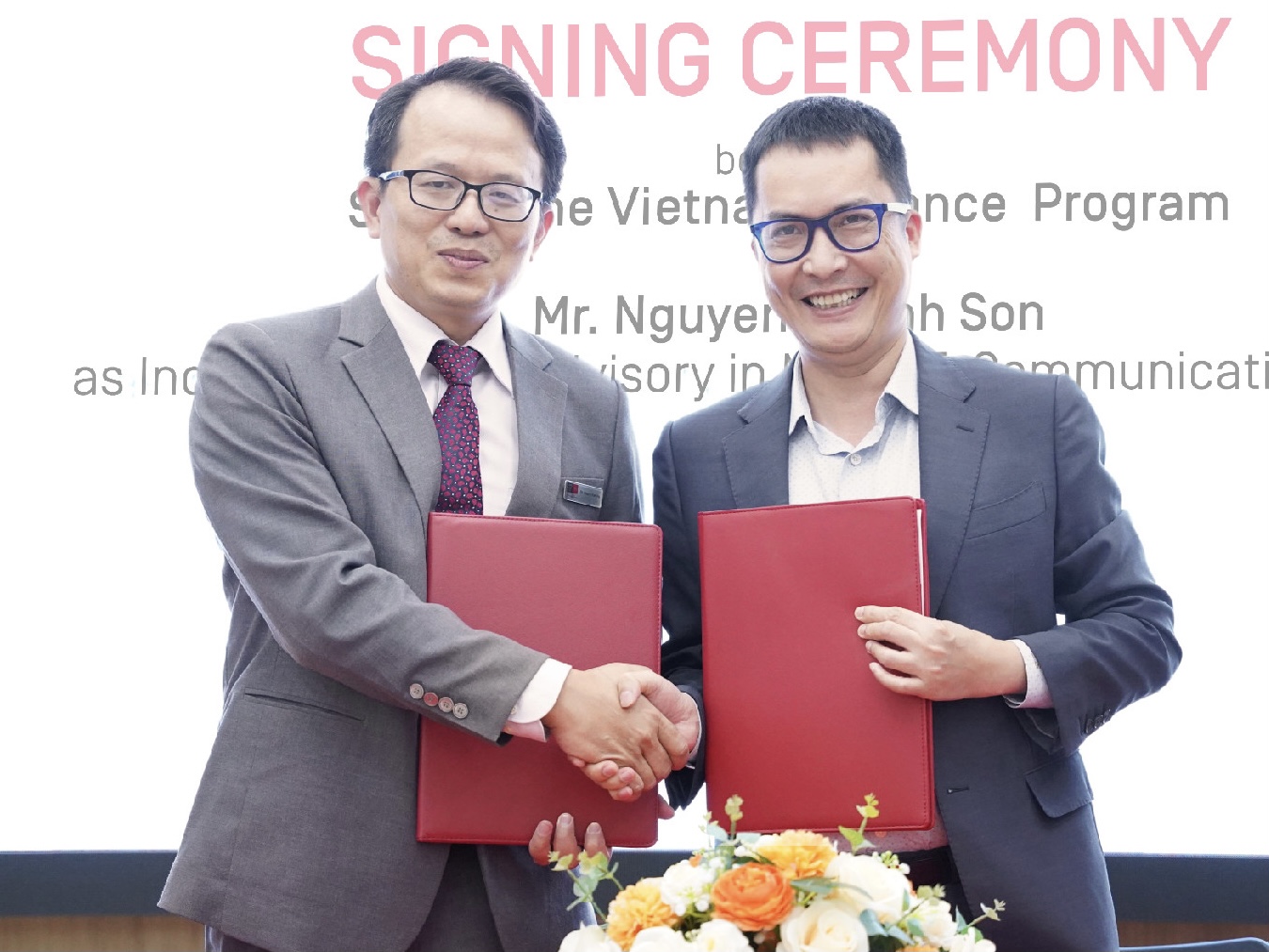 Swinburne Việt Nam ký hợp tác với ông Nguyễn Thanh Sơn