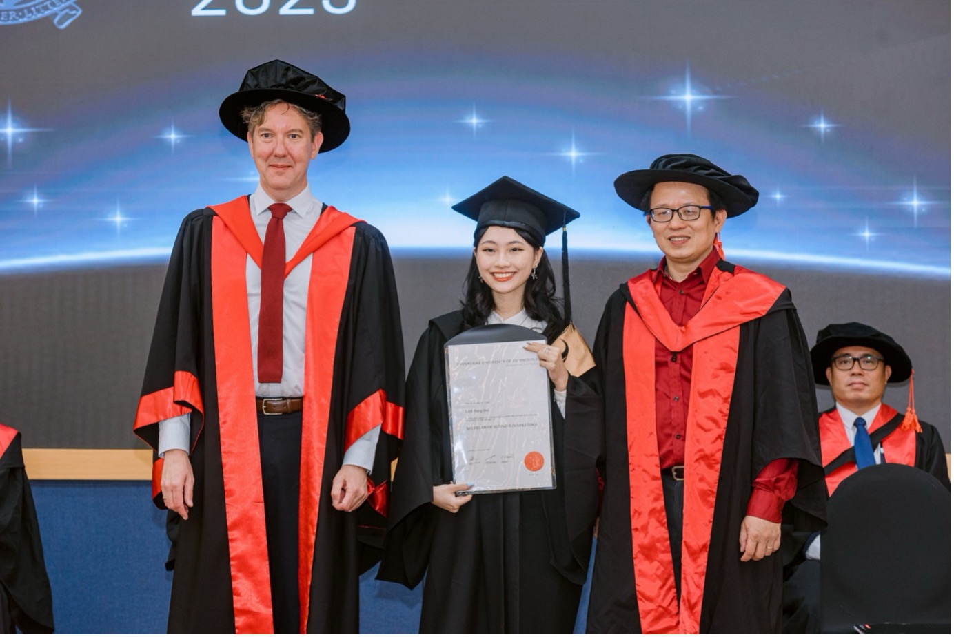 Sinh viên Swinburne Việt Nam nhận bằng từ trường đại học thuộc Top 1% thế giới