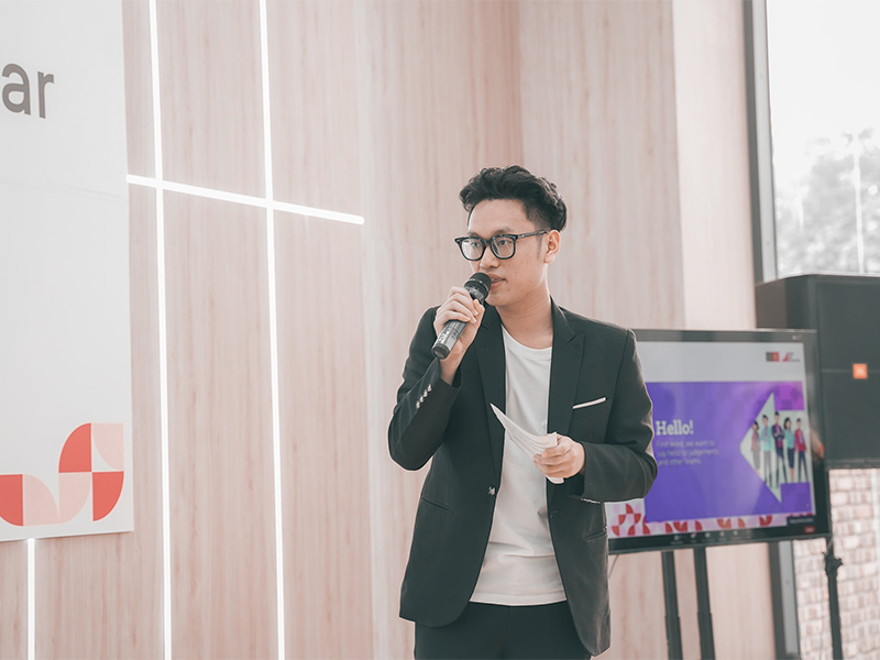 sinh vien nganh business